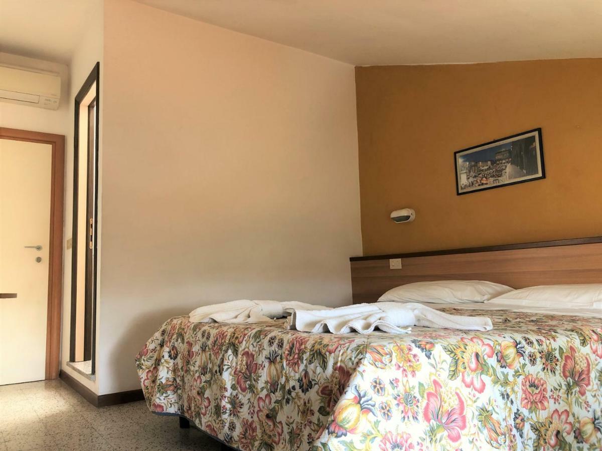 Hotel Edy Rimini Eksteriør bilde